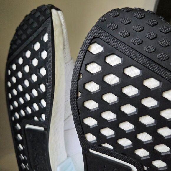 NWOB ADIDAS WHITE NMD - R1 THE BRAND WITH 3 STRIPES WOMENS SHOES SIZE 10 - Picture 14 of 16